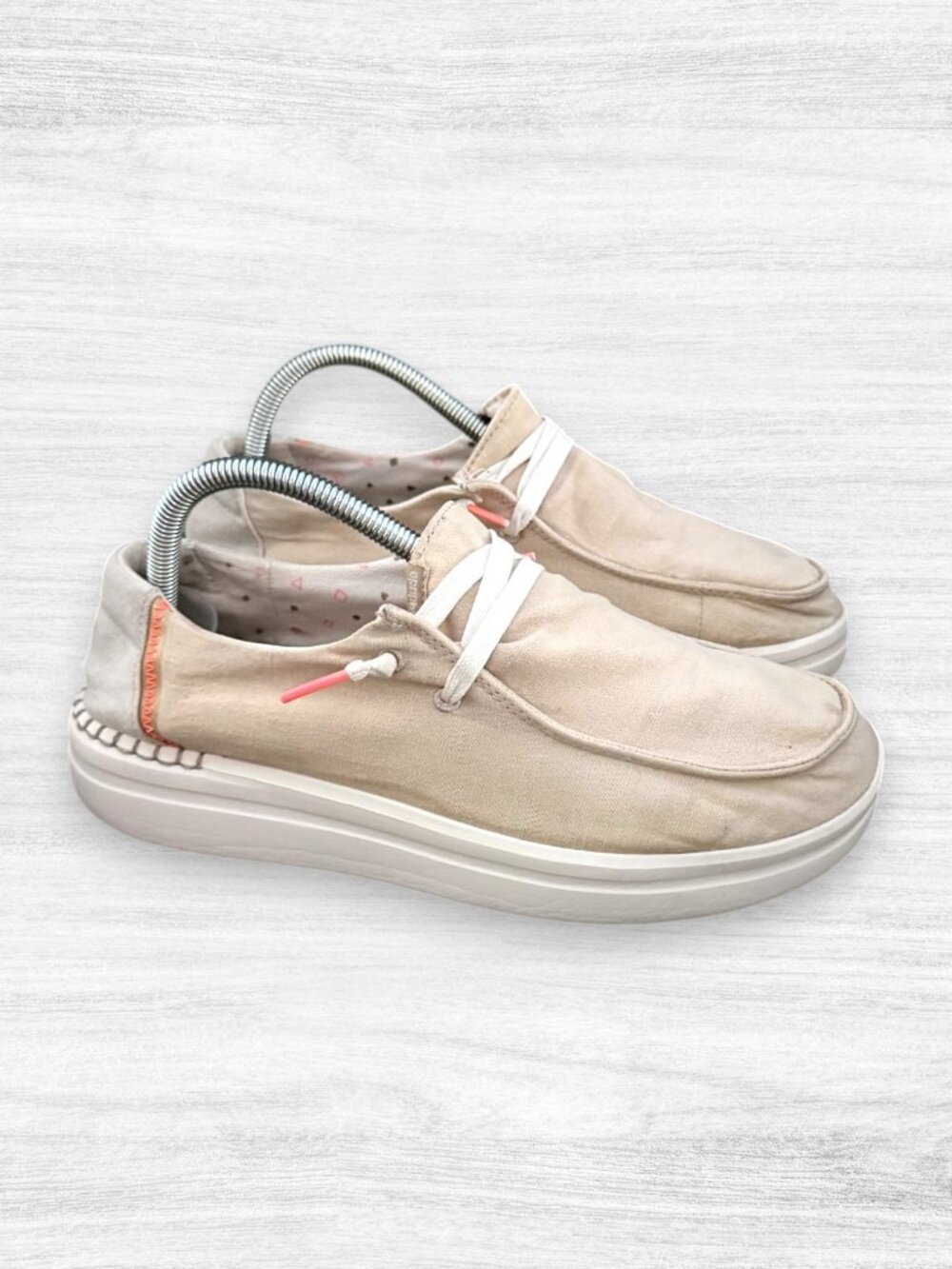 HEYDUDE Wendy Rise Chambray Sandshell Platform Shoes Women’s 9 Beige Tan Loafers